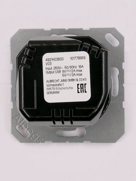 Розетка 2К+З 16А 250В, с разъемом USB Typ C A1520-18CWW