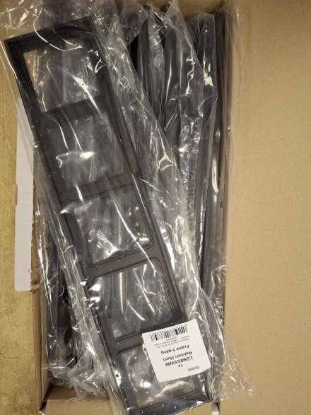 LS990 Рамка 5-местная, цвет матовый черный LS985SWM