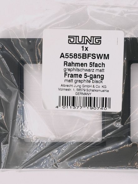 Jung A550 - Рамка 5-ая, цвет матовый черный A5585BFSWM