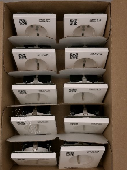 LS990 Розетка 2К+З 16А 250В, цвет Матовый белый LS1520WWM