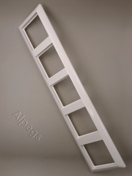 AS585WW Рамка 5-кратная для вертикальной и горизонтальной установки; белая