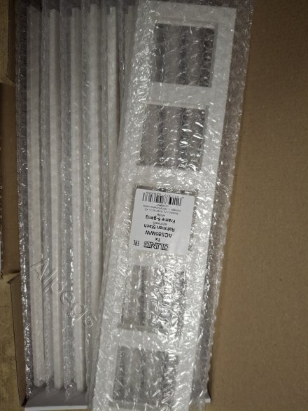 AC585WW Рамка 5-кратная; белая