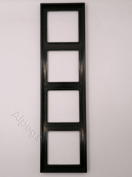 LS984SW Рамка 4-кратная; черная