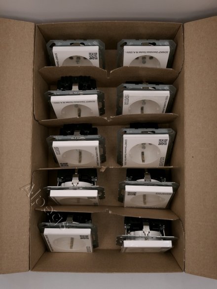 EcoProfi Розетка со шторками 2К+З 16 А 250В, бел. EP1420KIWW