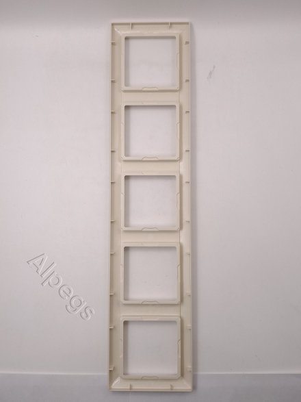 EP485 Рамка 5-кратная для вертикальной и горизонтальной установки; слоновая кость