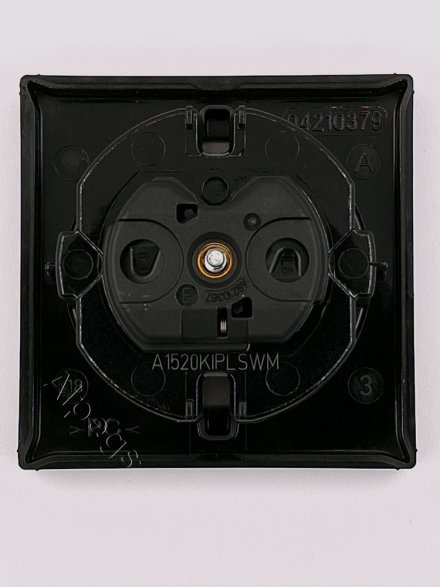 Штепсельная розетка SCHUKO 16A 250V с защитой от детей, термопласт, цвет матовый черный A1520BFKISWM