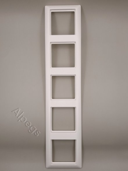 AS585WW Рамка 5-кратная для вертикальной и горизонтальной установки; белая