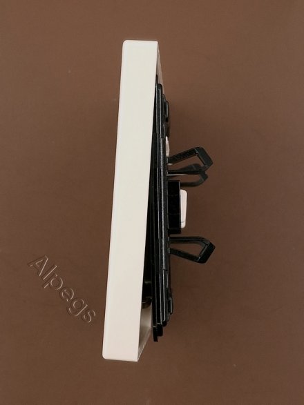 LS990KO5 Клавиша для выключателя с подсветкой; слоновая кость