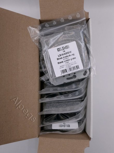 LS994BSW Крышка без отверстий для произвольных вырезов; черная