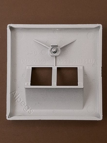 A569-2BFPLUAAL Крышка для модульных гнезд; алюминий