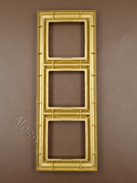 Eco Profi DECO - Рамка для вертикальной и горизонтальной установки 3-местная, цвет золото EPD483GO