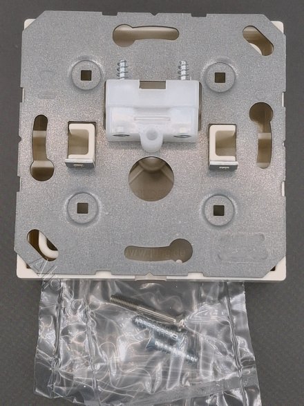 LS990A Подсоединитель провода с разгрузкой натяжения; слоновая кость