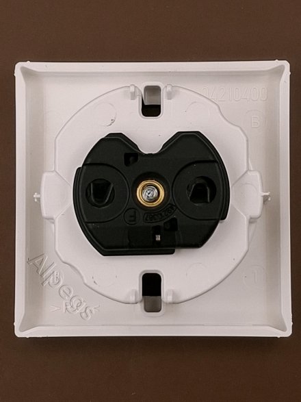 EcoProfi Розетка со шторками 2К+З 16 А 250В, бел. EP1420KIWW