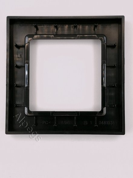 Jung A550 - Рамка 1-ая, цвет матовый черный A5581BFSWM