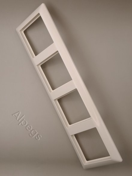 AS584 Рамка 4-кратная для вертикальной и горизонтальной установки; слоновая кость