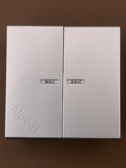 A595KO5AL Клавиши с окошками для сдвоенного выключателя; алюминий