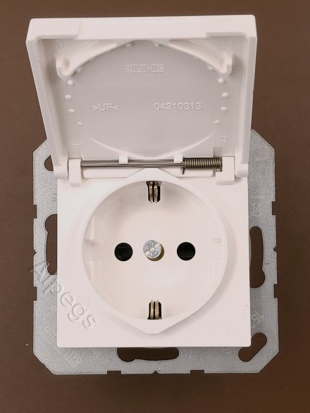 A1520KIKLWW SCHUKO-розетка с откидной крышкой и защитой от детей; белый