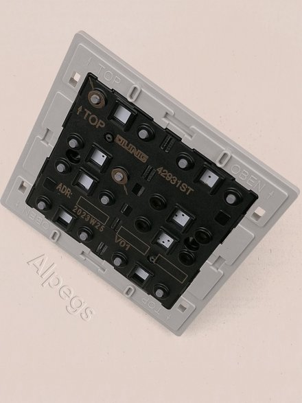 Кнопочный модуль универсальный F40, 3 группы, KNX 42931ST