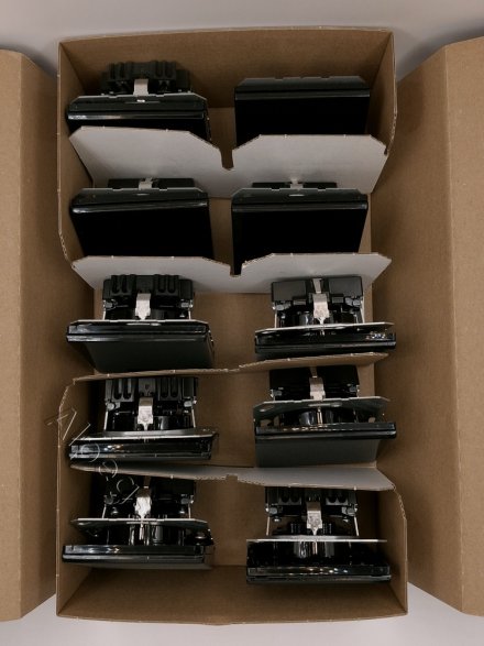 LS1520KLSW Штепсельная розетка SCHUKO 16A, 250V  с откидной крышкой; черная