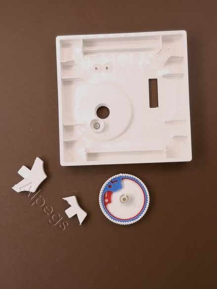 LS990 Накладка для мех-зма терморегулятора пола с выкл. FTR 231 U, белый матовый LSFTR231PLWWM. Артикул снят с производства. Замена артикул LS1749BFWWM