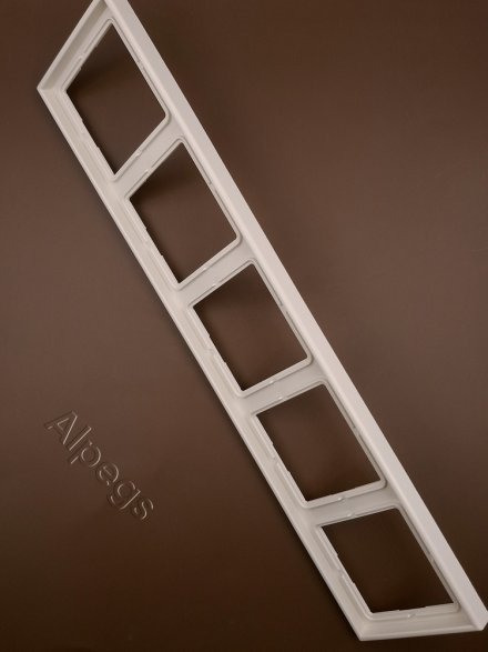 LS985W Рамка 5-кратная; слоновая кость