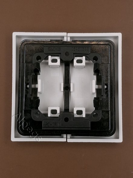 LS995PLG Клавиша для выключателя управления жалюзи; светло-серая