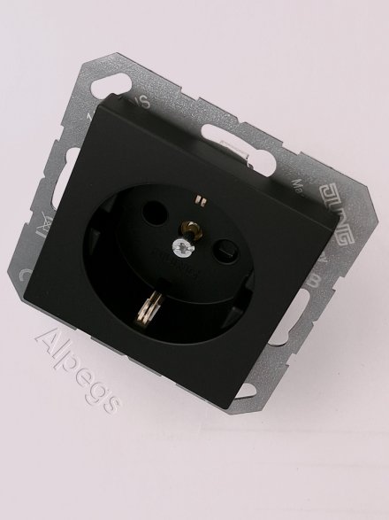 Штепсельная розетка SCHUKO 16A 250V с защитой от детей, термопласт, цвет матовый черный A1520BFKISWM