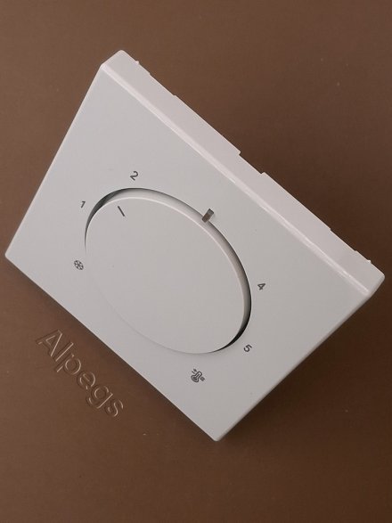 LSFTR231PLLG Крышка для регулятора подогрева пола; светло-серая. Артикул снят с производства. Замена артикул LS1749BFLG