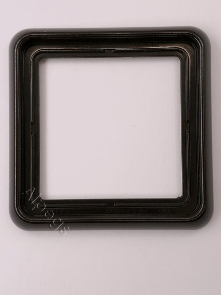 CD581BR Рамка для вертикальной и горизонтальной установки, однократная, коричневая