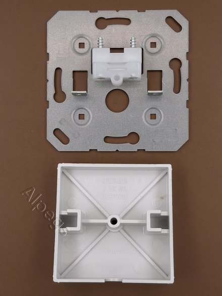 A590AAL Подсоединитель провода с разгрузкой натяжения; алюминий