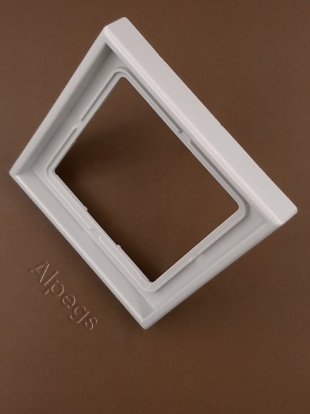 LS981LG Рамка 1-кратная; светло-серая