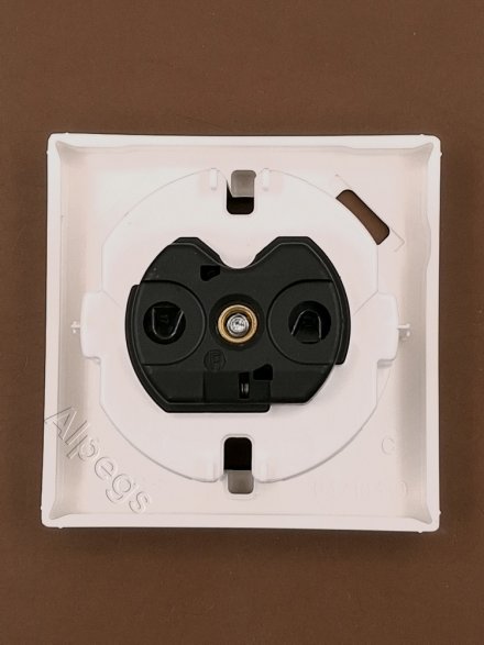 Розетка 2К+З 16А 250В, с разъемом USB Typ C A1520-18CWW