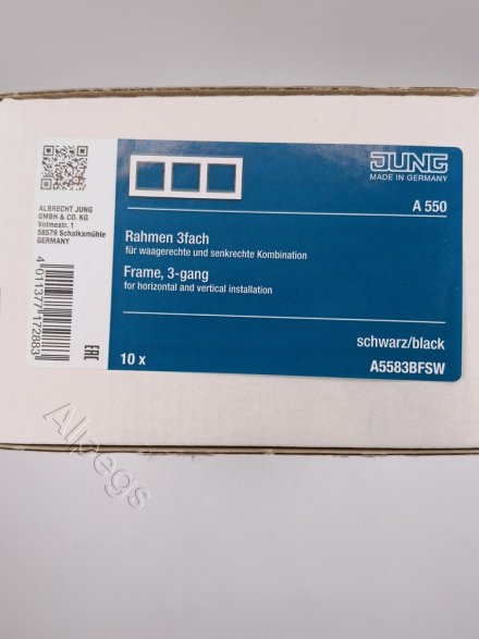 Jung A550 - Рамка 3-ая, цвет матовый черный A5583BFSWM