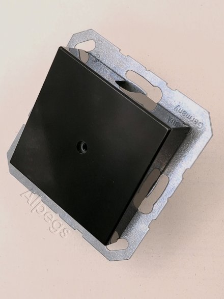 A590ASW Заглушка, черный