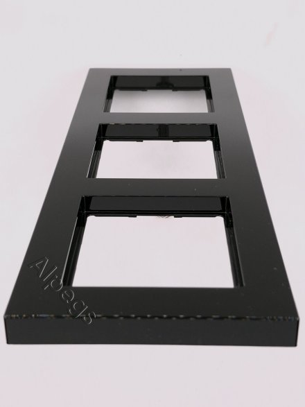 Jung A550 - Рамка 3-ая, цвет матовый черный A5583BFSWM
