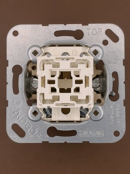 531-41U Кнопка. Одноклавишный механизм кнопок без фиксации