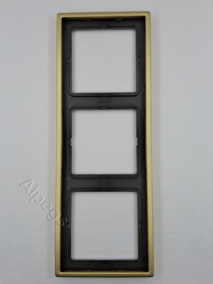 LSmetal Рамка 3-ная , латунь. ME2983C