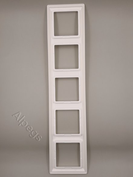 AS585WW Рамка 5-кратная для вертикальной и горизонтальной установки; белая