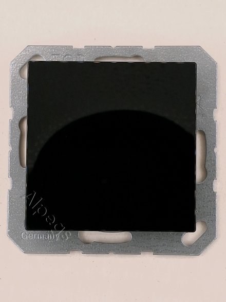 A594-0SW Крышка без отвертстий, черный