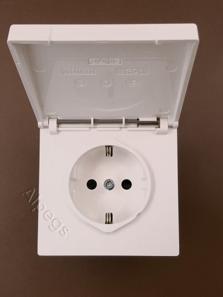 Штепсельная розетка SCHUKO 16A 250V с защитой от детей, с крышкой, термопласт, цвет Матовый белый A1520BFKIKLWWM