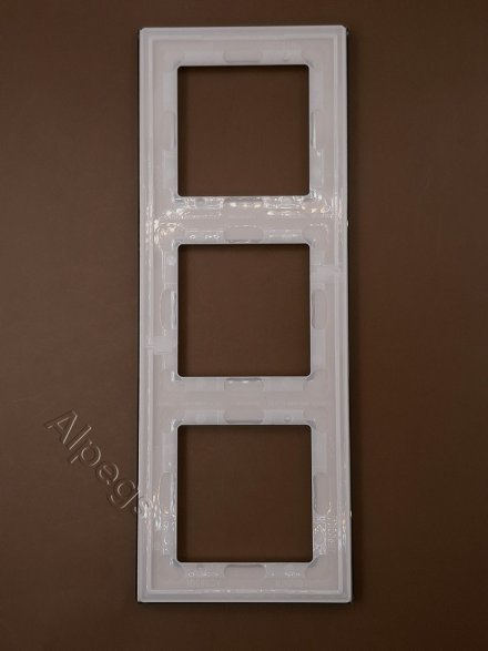 AC583GLCH A creation, Рамка 3поста, стекло шампань