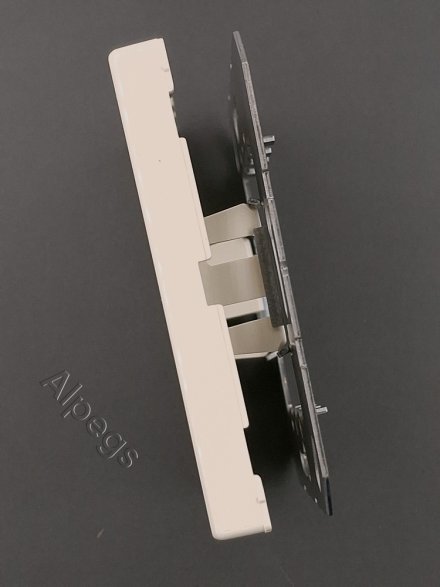 LS994B Крышка без отверстий для произвольных вырезов; слоновая кость