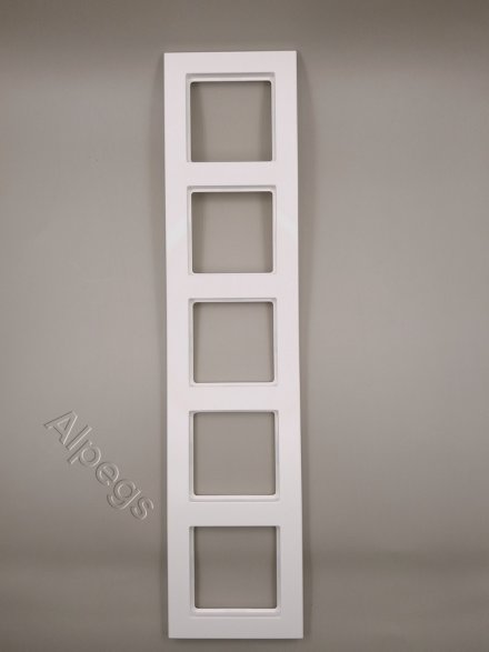 AC585WW Рамка 5-кратная; белая