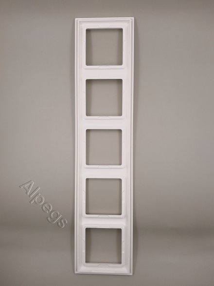AC585WW Рамка 5-кратная; белая