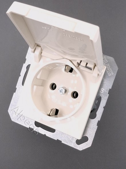 EcoProfi Розетка с крышкой 2К+З 16А 250В, бежевый EP1420KL