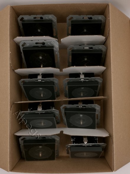 Штепсельная розетка SCHUKO 16A 250V с защитой от детей, термопласт, цвет матовый черный A1520BFKISWM