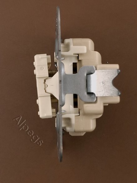 539U Кнопка сдвоенная без фиксации с двумя переключающими группами