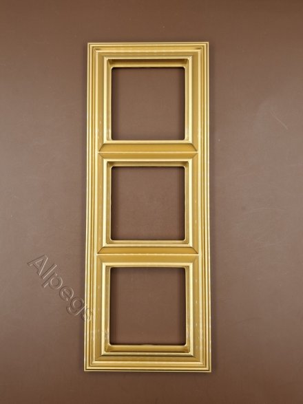 Eco Profi DECO - Рамка для вертикальной и горизонтальной установки 3-местная, цвет золото EPD483GO