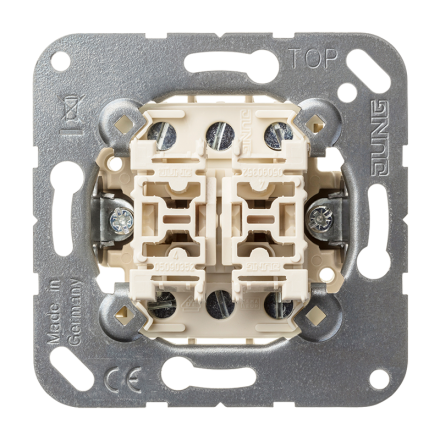 539U Кнопка сдвоенная без фиксации с двумя переключающими группами