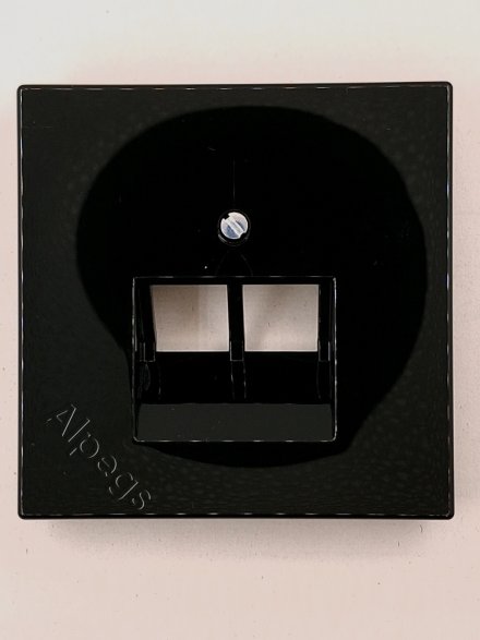 LS969-2UASW Крышка для двойной телефонной и компьютерной розетки UAE; черная